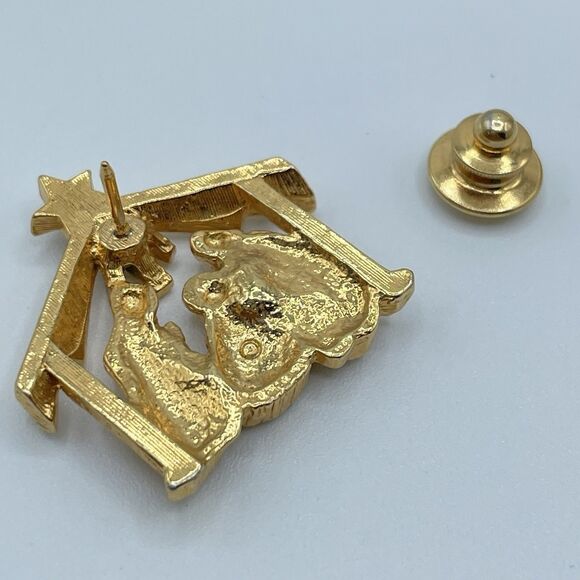 Vintage Christmas Nativity Scene Gold Tone Pin Brooch Rhinestone Classic - Picture 6 of 6